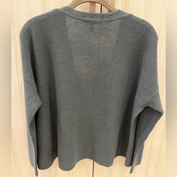 Eileen Fisher organic Linen & Cotton V-Neck Cardigan. - Picture 2 of 4